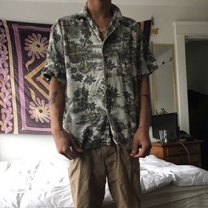 Awesome Vintage Hawaiian Shirt 🌴